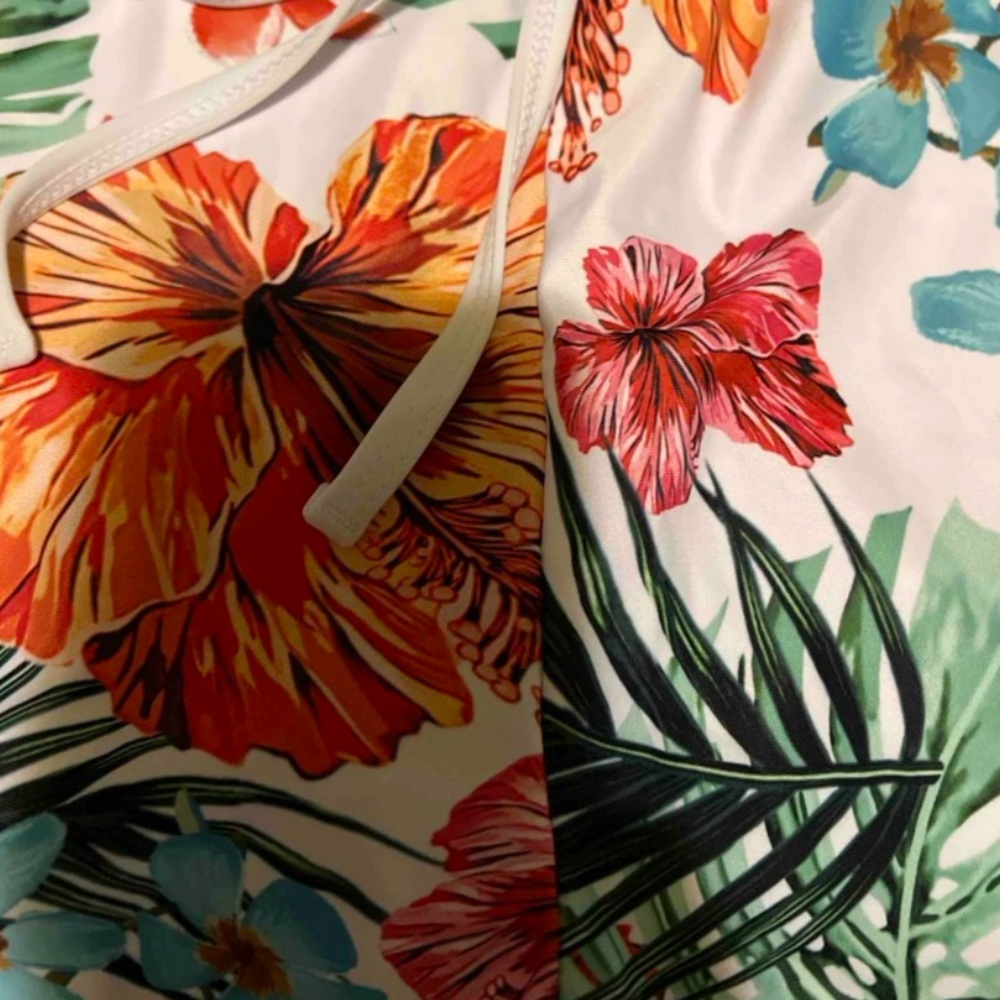 New Bohemian Tropical Hawaiian Hibiscus Flower Contrast Binding Bikini Bottoms - Picture 8 of 8